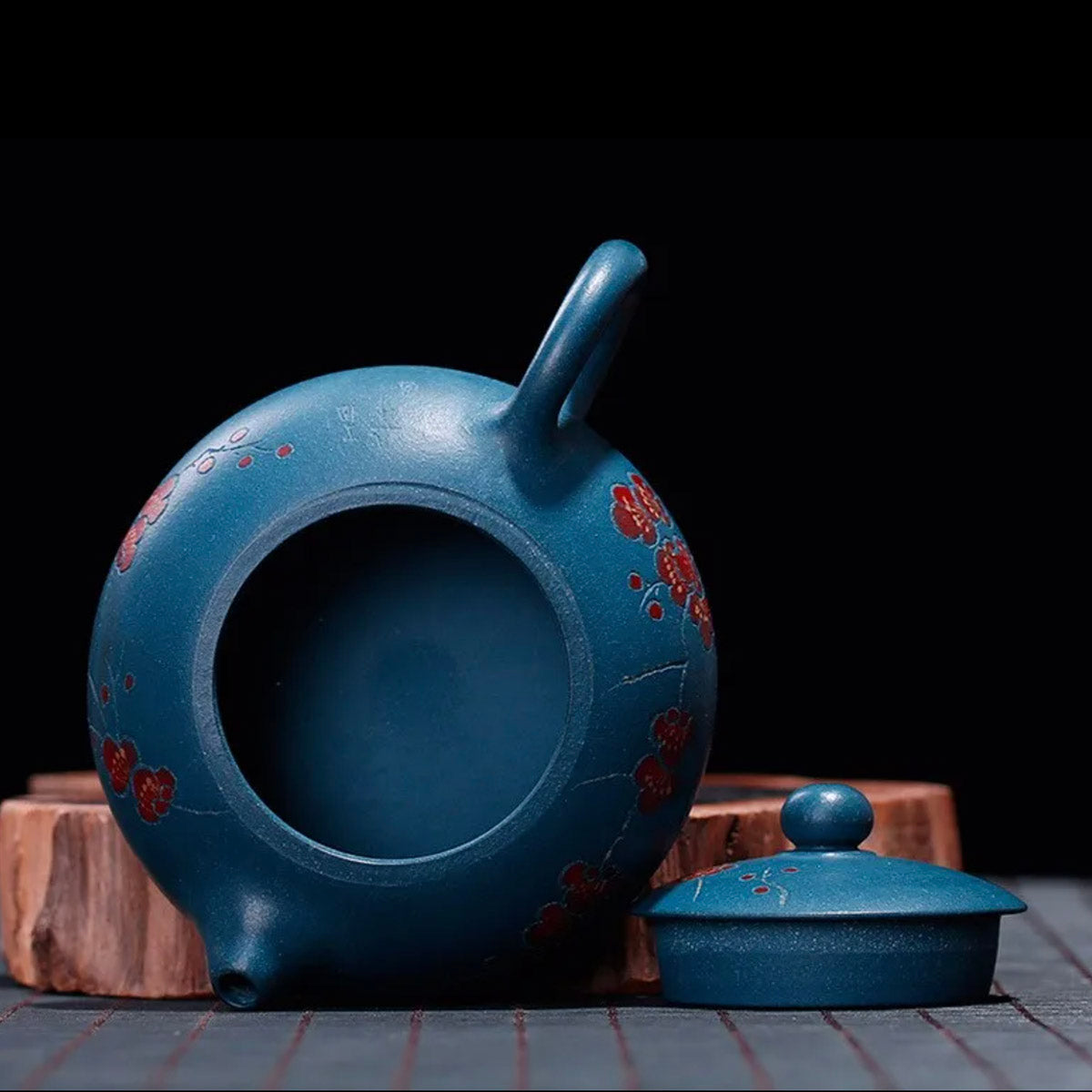 Yixing Zisha Blue Teapot – Handcrafted Purple Clay - Inside